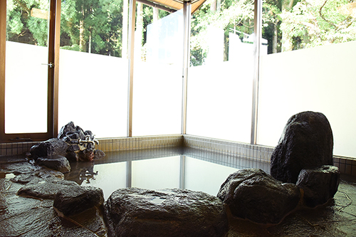 鉱泉の湯